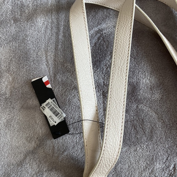 BNWT DKNY leather tote in ivory and beige with woven detail - Picture 3 of 11